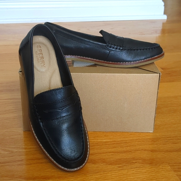 Sperry Women's Seaport Penny Loafer; US 6 (M) - Picture 2 of 11